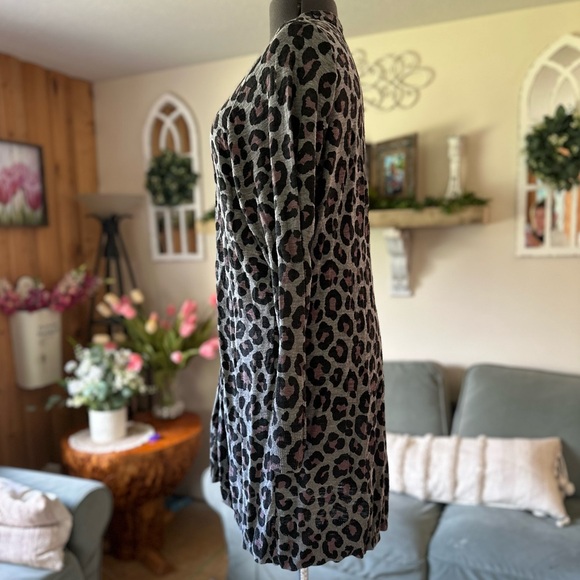 Slub Boyfriend Cardigan Button-Front sweater - Picture 3 of 12